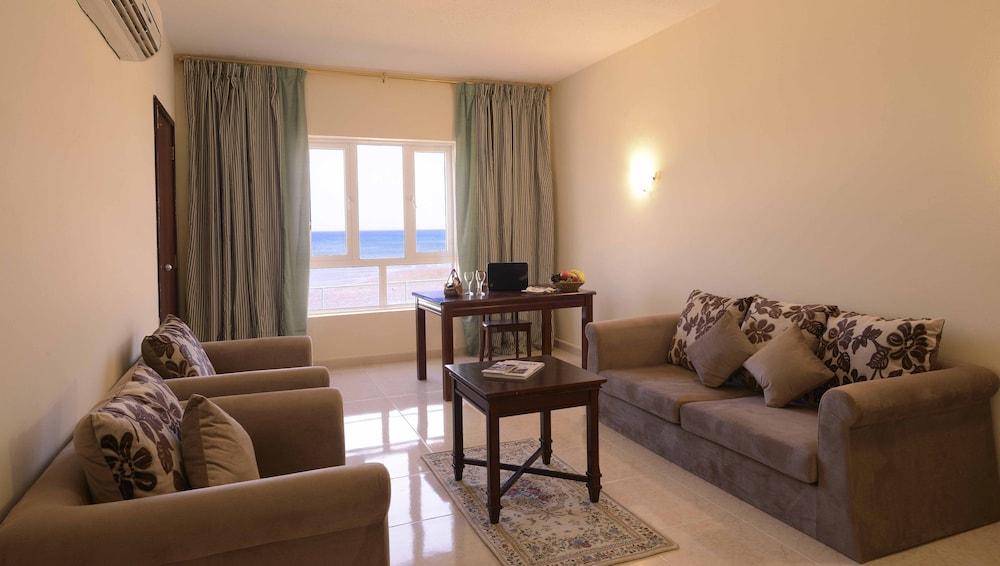 Resort Sur Beach Holiday Екстер'єр фото