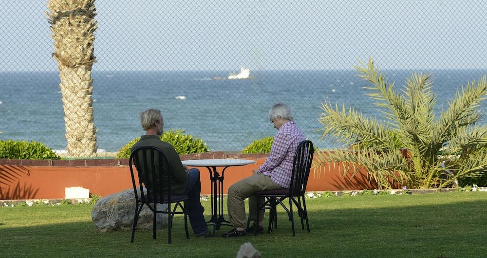 Resort Sur Beach Holiday Екстер'єр фото