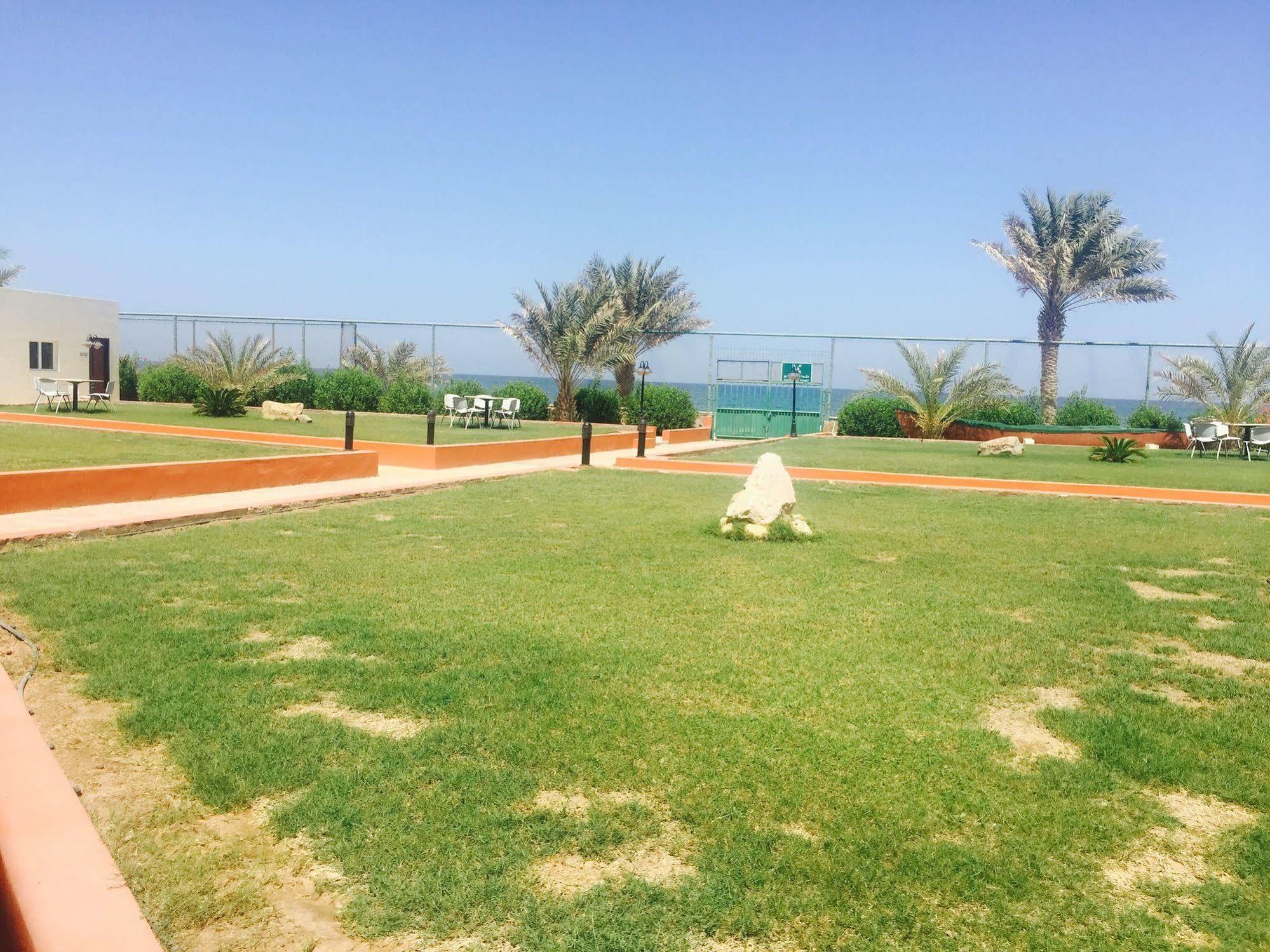 Resort Sur Beach Holiday Екстер'єр фото